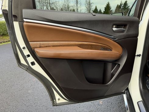 Used 2017 Acura MDX SH-AWD image 28