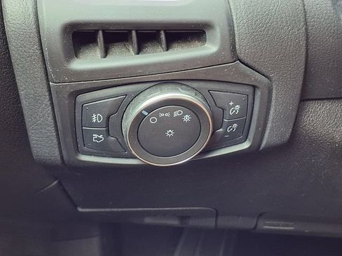 Used 2018 Ford Focus Titanium FWD image 18
