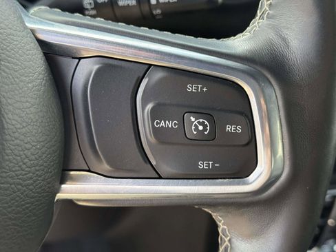 Used 2020 Jeep Wrangler Unlimited Sahara AWD/4WD image 20