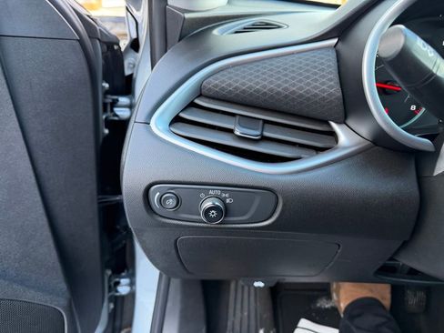 Used 2023 Chevrolet Malibu LT image 14