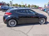 Used 2013 Hyundai Veloster w/ Style Pkg image 5