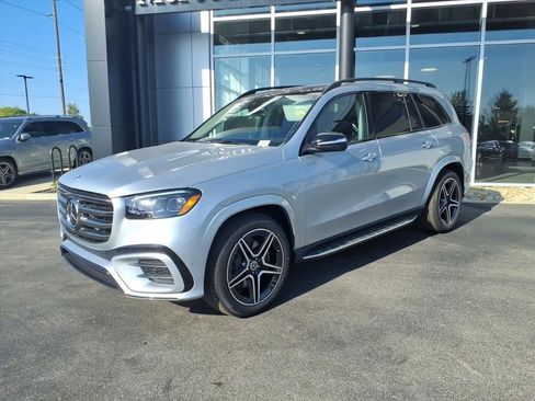 New 2026 Mercedes-Benz GLS 450 4MATIC image 2