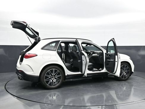 Used 2025 Mercedes-Benz GLC 43 AMG 4MATIC image 38