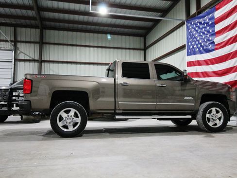 Used 2015 Chevrolet Silverado 2500 High Country AWD/4WD image 14