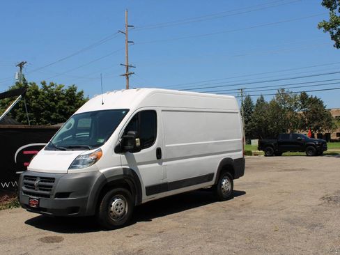 Used 2018 RAM ProMaster 2500 FWD image 1