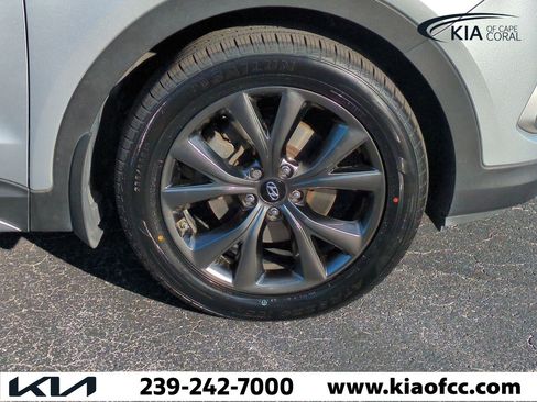 Used 2017 Hyundai Santa Fe Sport image 11