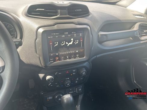 Used 2023 Jeep Renegade Latitude AWD/4WD image 14
