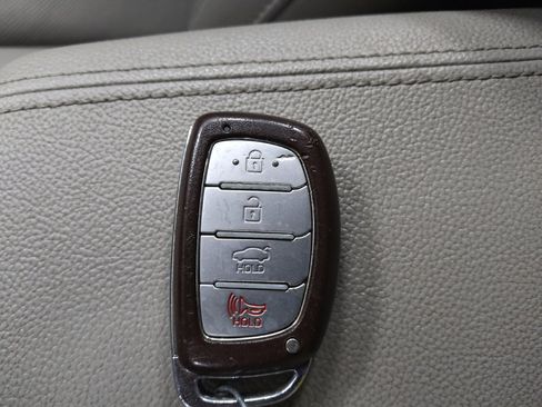 Used 2016 Hyundai Sonata Limited w/ Option Group 05 FWD image 32