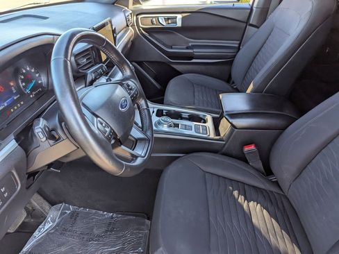 Used 2020 Ford Explorer XLT image 13