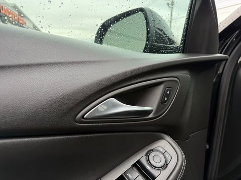 Used 2024 Buick Encore GX Sport Touring image 38