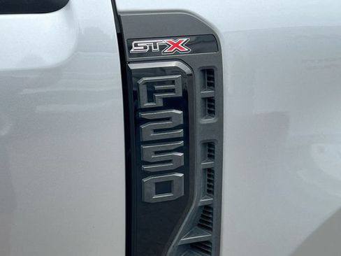 Used 2024 Ford F250 XL w/ STX Appearance Package AWD/4WD image 39