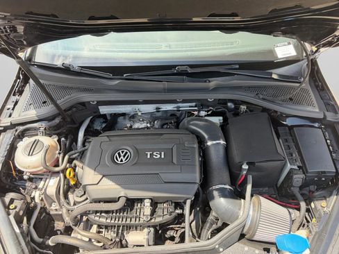 Used 2016 Volkswagen GTI SE FWD image 38