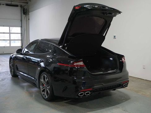 Used 2021 Kia Stinger GT2 image 3