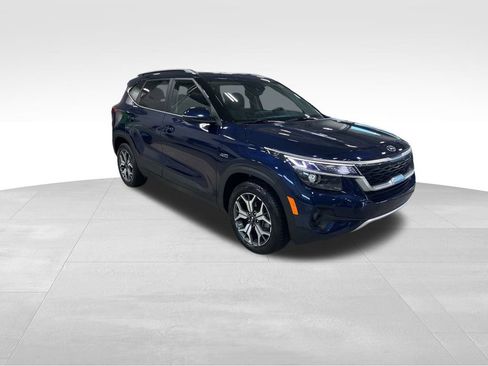 Certified 2021 Kia Seltos EX image 9