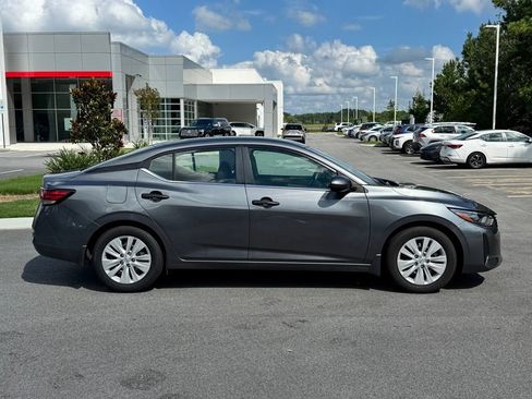 Used 2025 Nissan Sentra S FWD image 9