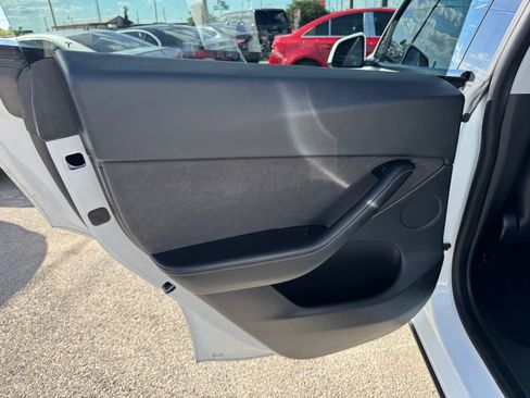 Used 2020 Tesla Model Y Long Range AWD/4WD image 24