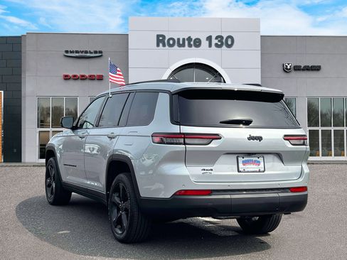 Used 2023 Jeep Grand Cherokee L Laredo AWD/4WD image 3