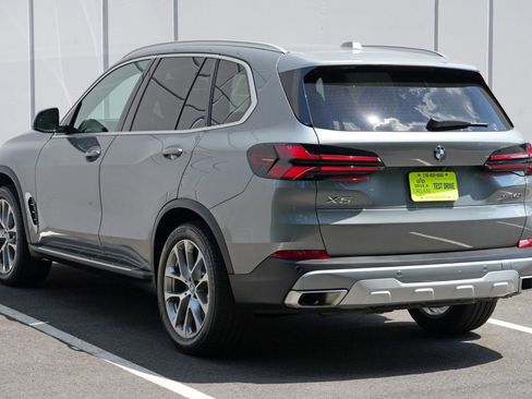 Used 2024 BMW X5 xDrive40i w/ Premium Package AWD/4WD image 52
