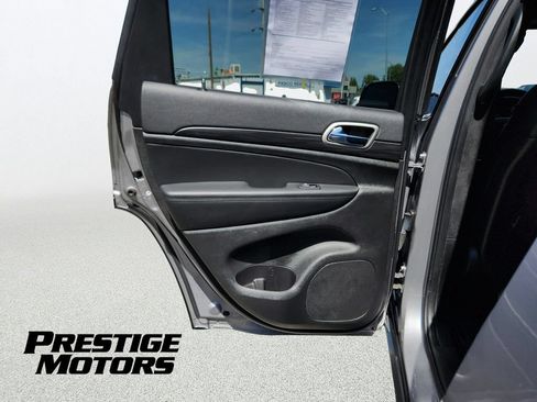 Used 2021 Jeep Grand Cherokee Laredo X AWD/4WD image 24