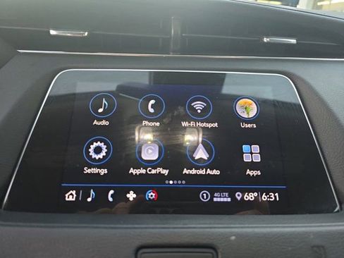 Used 2020 Cadillac XT4 Luxury w/ Cold Weather Package image 21