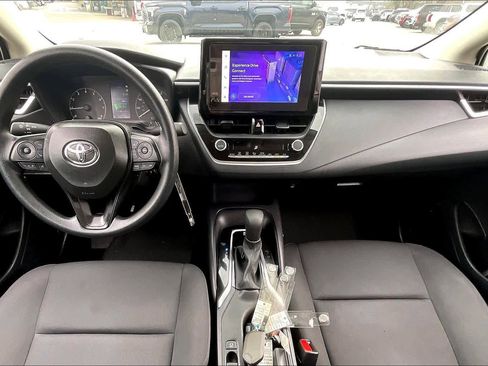 Used 2025 Toyota Corolla LE image 15
