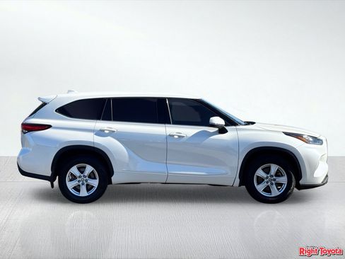 Certified 2020 Toyota Highlander L AWD/4WD image 7