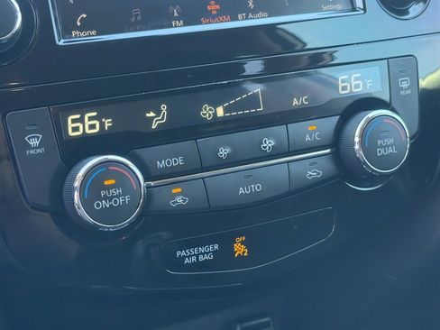 Used 2020 Nissan Rogue SV w/ Premium Package image 20