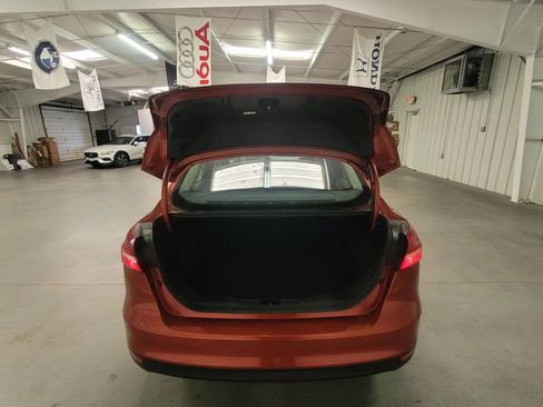 Used 2018 Ford Focus SE FWD image 14
