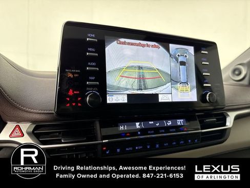 Used 2023 Toyota Sienna Platinum image 8