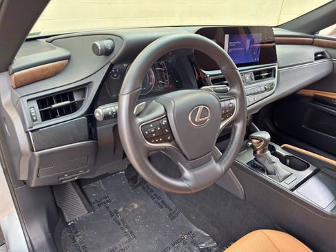 Used 2024 Lexus ES 350 w/ Premium Package FWD image 14
