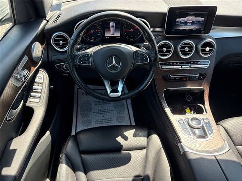 Used 2019 Mercedes-Benz GLC 300 4MATIC image 6
