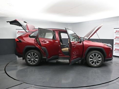 Used 2023 Toyota RAV4 XLE Premium AWD/4WD image 27