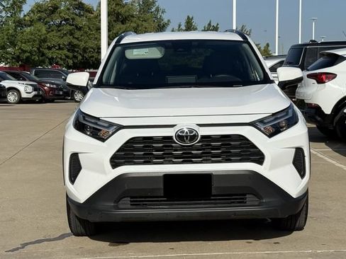 Used 2025 Toyota RAV4 XLE FWD image 8
