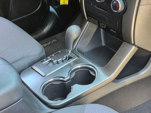 Used 2013 Kia Sorento LX w/ Third Row Pkg image 18