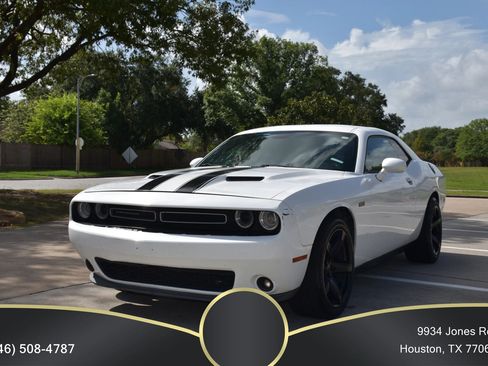 Used 2017 Dodge Challenger SXT Plus RWD image 5