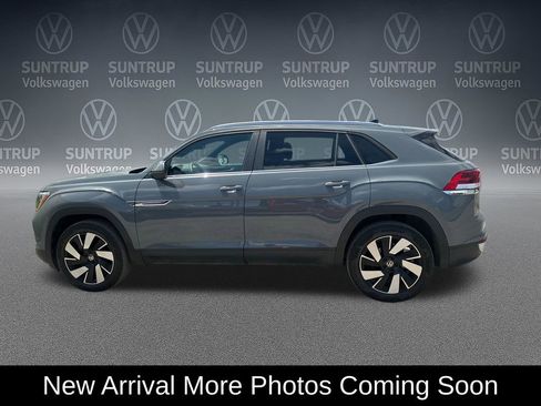 Used 2024 Volkswagen Atlas Cross Sport SE AWD/4WD image 2