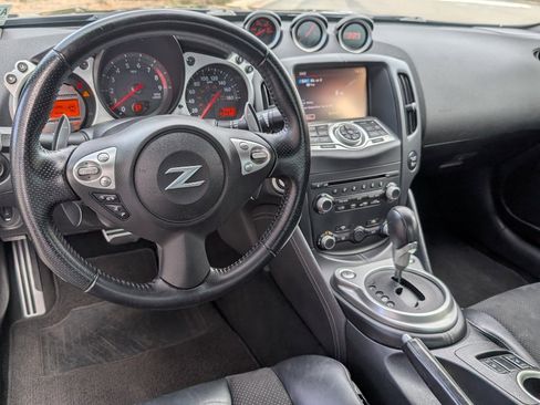 Used 2014 Nissan 370Z Touring w/ Navigation Package RWD image 4