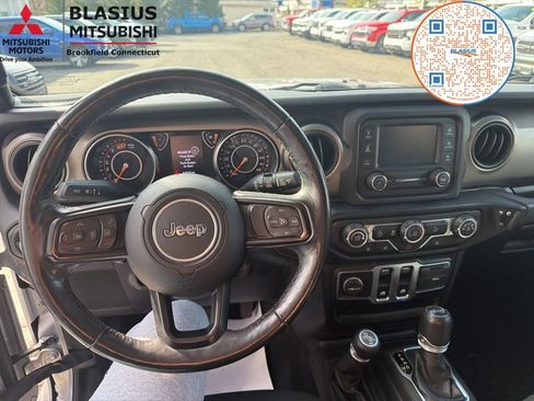 Used 2020 Jeep Wrangler Sport AWD/4WD image 21