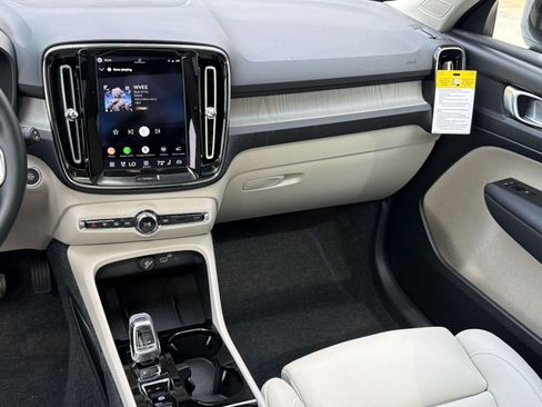 Used 2026 Volvo XC40 B5 Plus w/ Protection Package Premier AWD/4WD image 26