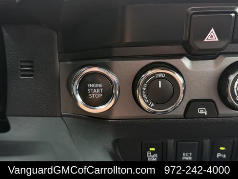 Used 2019 Toyota Tacoma TRD Off-Road w/ Technology Package AWD/4WD image 23