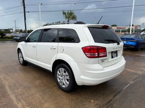 Used 2017 Dodge Journey SE FWD image 3