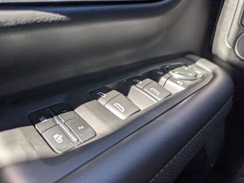 Used 2024 Chevrolet Suburban Premier image 29