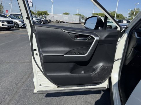 Used 2021 Toyota RAV4 Limited AWD/4WD image 21