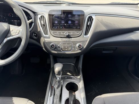 Used 2021 Chevrolet Malibu LT image 19