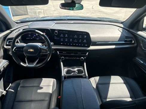 Used 2025 Chevrolet Traverse LT AWD/4WD image 17
