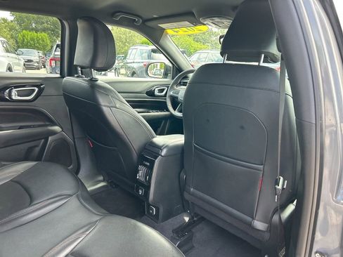 Used 2024 Jeep Compass Trailhawk image 40