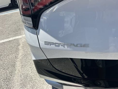 Used 2024 Kia Sportage SX FWD image 9