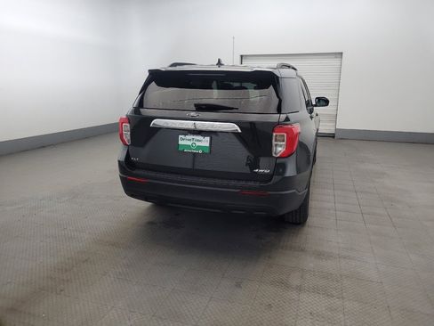 Used 2022 Ford Explorer XLT image 7