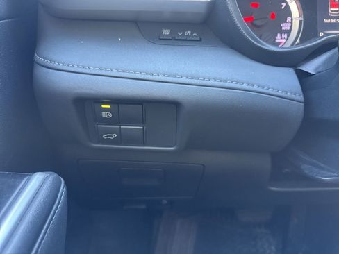 Used 2021 Toyota Highlander LE image 8