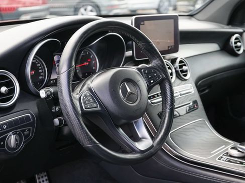 Used 2019 Mercedes-Benz GLC 300 4MATIC Coupe image 33